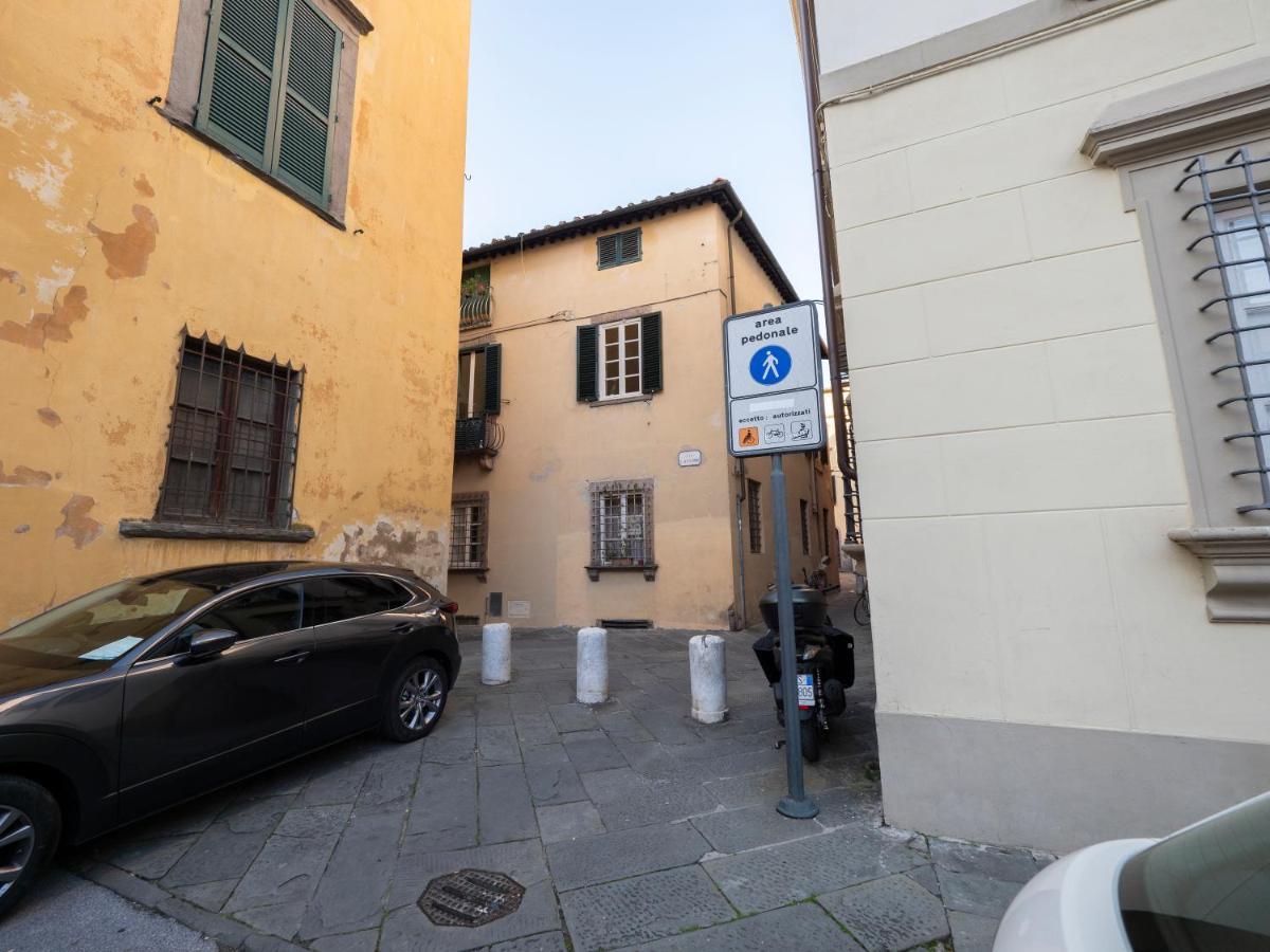 Luxury - Elegante Appartamento Nel Cuore Di Lucca Exteriör bild