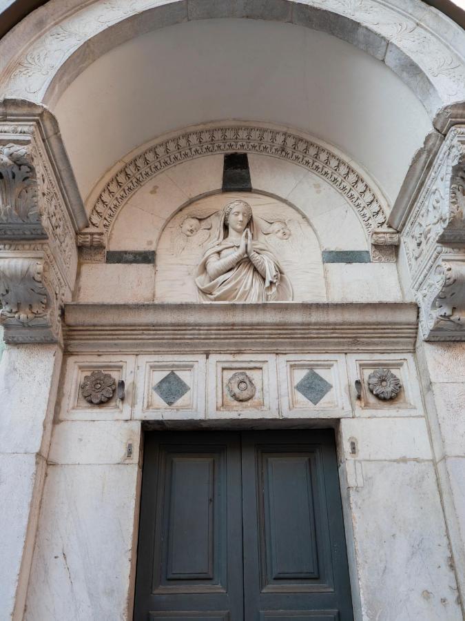 Luxury - Elegante Appartamento Nel Cuore Di Lucca Exteriör bild