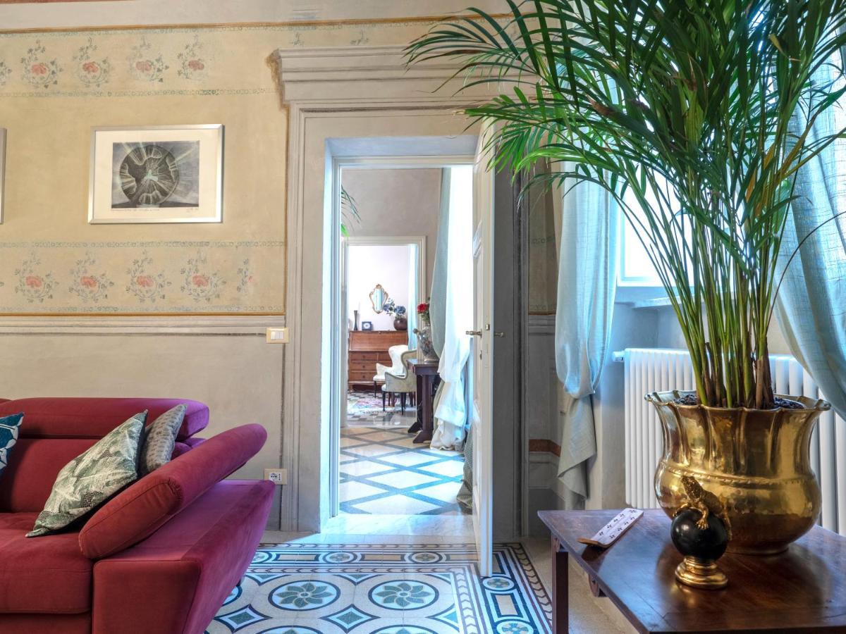 Luxury - Elegante Appartamento Nel Cuore Di Lucca Exteriör bild