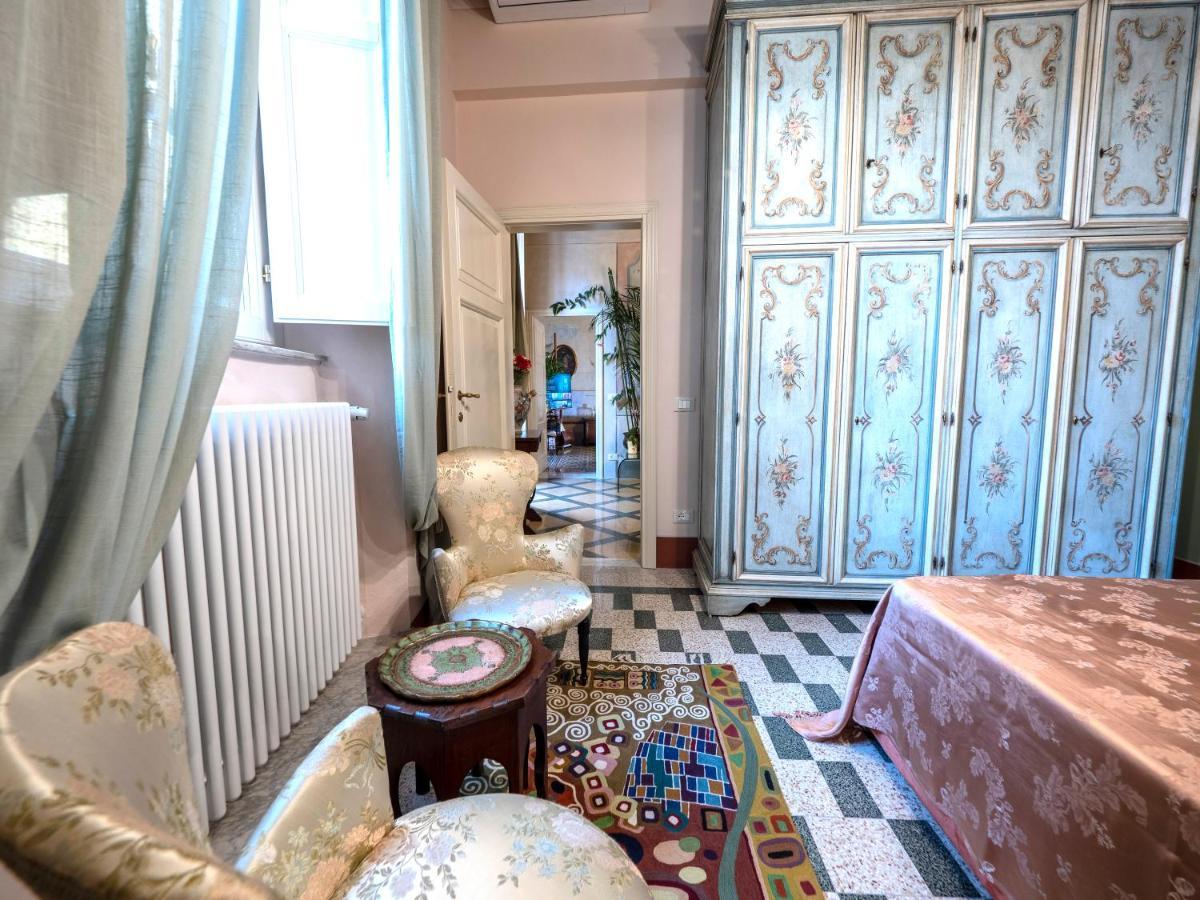 Luxury - Elegante Appartamento Nel Cuore Di Lucca Exteriör bild
